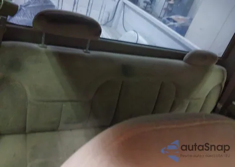 1998 Chevrolet C1500 Fleetside z USA, uszkodzony, nr VIN 1GCEC19M5WE245641